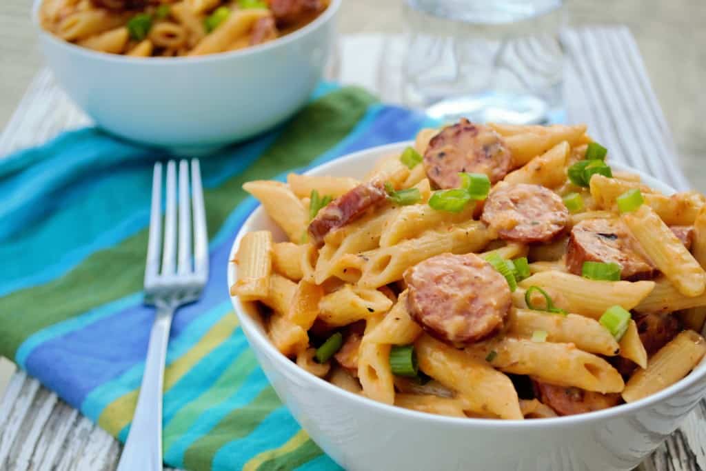 Spicy One Pot Pasta Dinner | This Spicy One Pot Pasta Dinner is quick, easy and delicious. The perfect meal for busy week nights. | Pack Momma | https://www.awickedwhisk.com