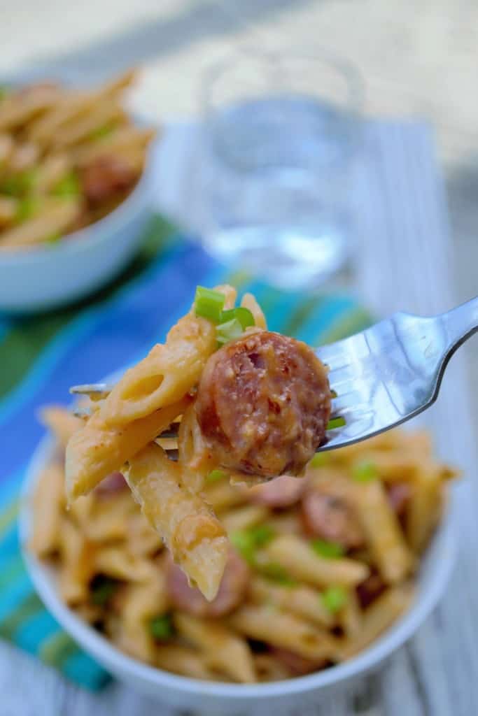 Spicy One Pot Pasta Dinner | This Spicy One Pot Pasta Dinner is quick, easy and delicious. The perfect meal for busy week nights. | Pack Momma | https://www.awickedwhisk.com