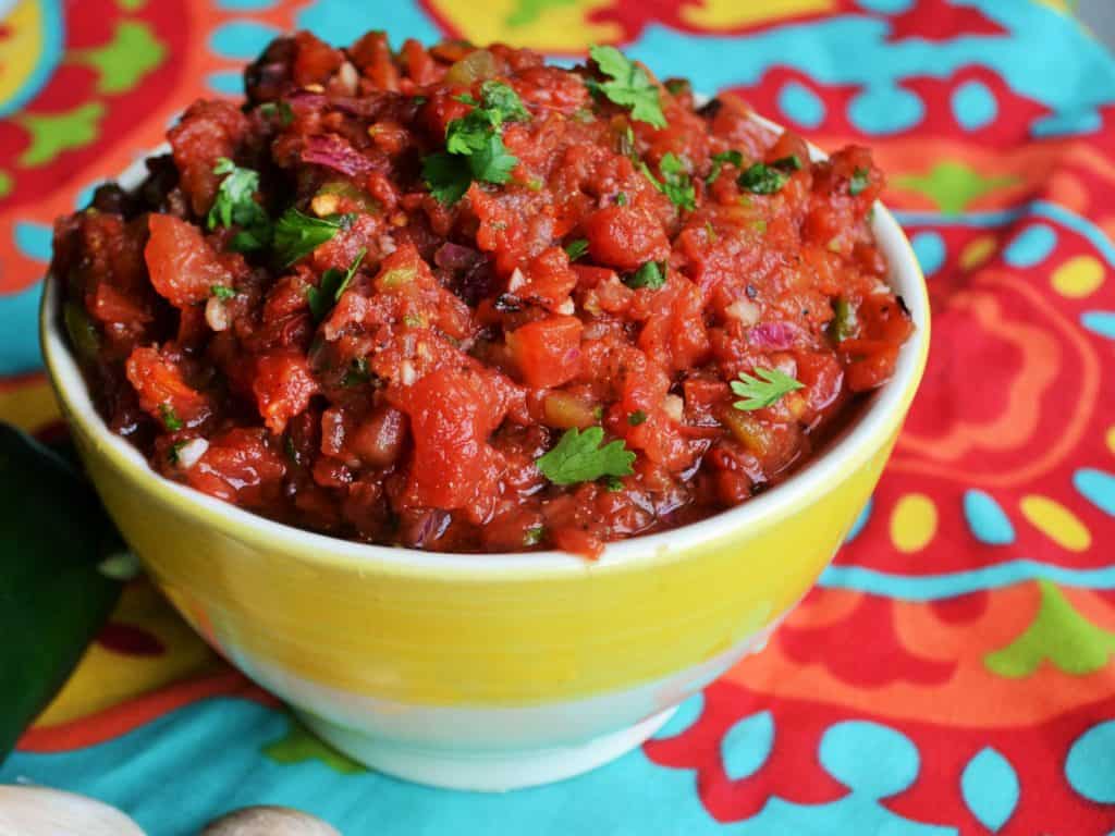 Easy Homemade Salsa in a bowl
