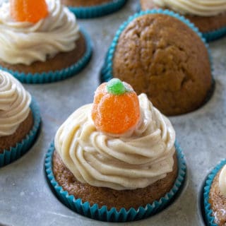 pumpkin cupcakes with cinnamon cream cheese frosting