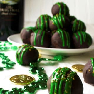 Baileys Truffles | Baileys Truffles are rich, decadent, indulgent and addictive! These are the perfect sweet chocolate treat to add to any St.Patrick's Day celebration. | Pack Momma | https://www.awickedwhisk.com