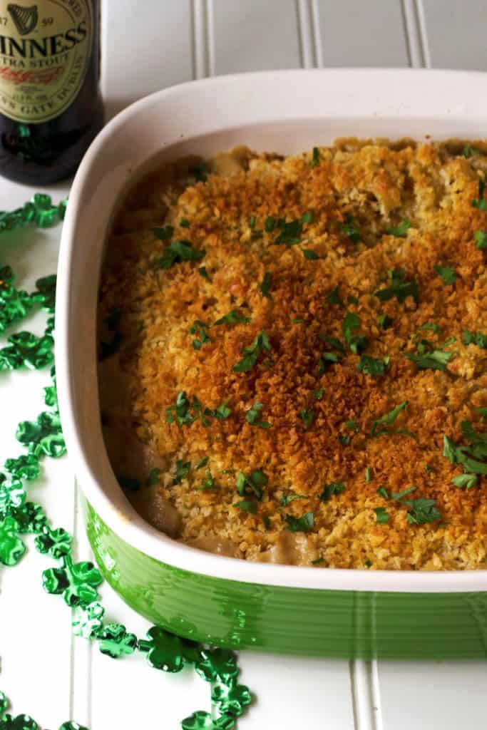 Guinness Irish Macaroni and Cheese | Guinness Irish Macaroni and Cheese perfectly combines the richness of Guinness and sharp delicious Irish cheeses for the ultimate macaroni and cheese dish. | Pack Momma | https://www.awickedwhisk.com