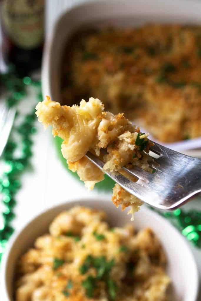 Guinness Irish Macaroni and Cheese | Guinness Irish Macaroni and Cheese perfectly combines the richness of Guinness and sharp delicious Irish cheeses for the ultimate macaroni and cheese dish. | Pack Momma | https://www.awickedwhisk.com