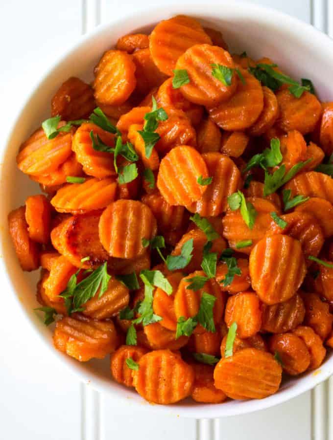 Honey Glazed Spicy Carrots | Honey Glazed Spicy Carrots are sweet with just a hint of spicy and they make the perfect accompaniment to any meal. Talk about the perfect side dish! | Pack Momma | https://www.awickedwhisk.com