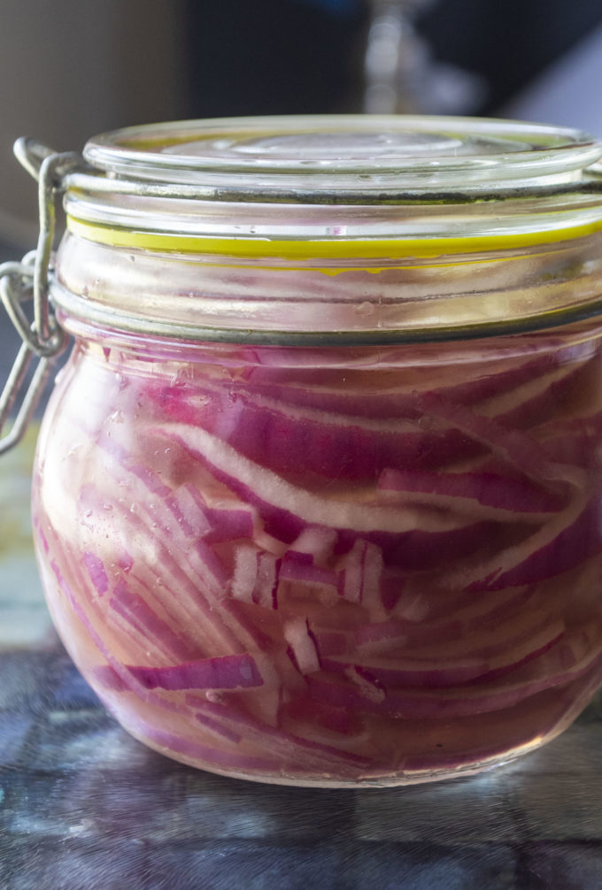 red onions in vinegar