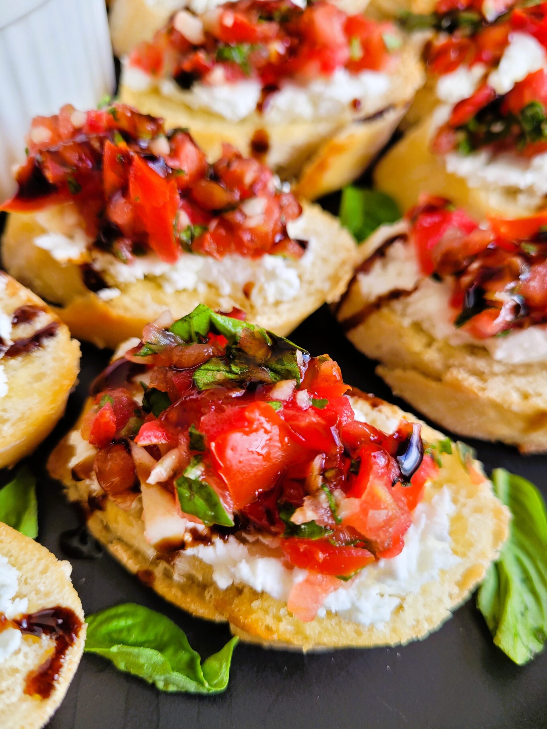 tomato goat cheese bruschetta with balsamic glaze