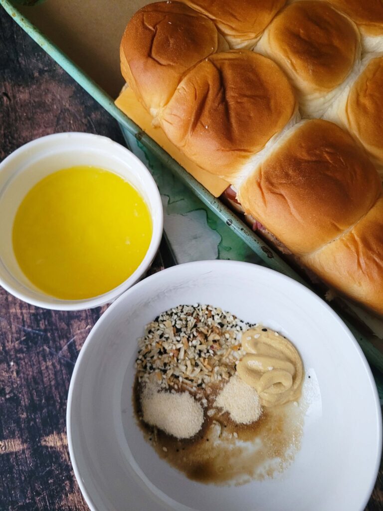 everything bagel topping for hawaiian roll sandwiches